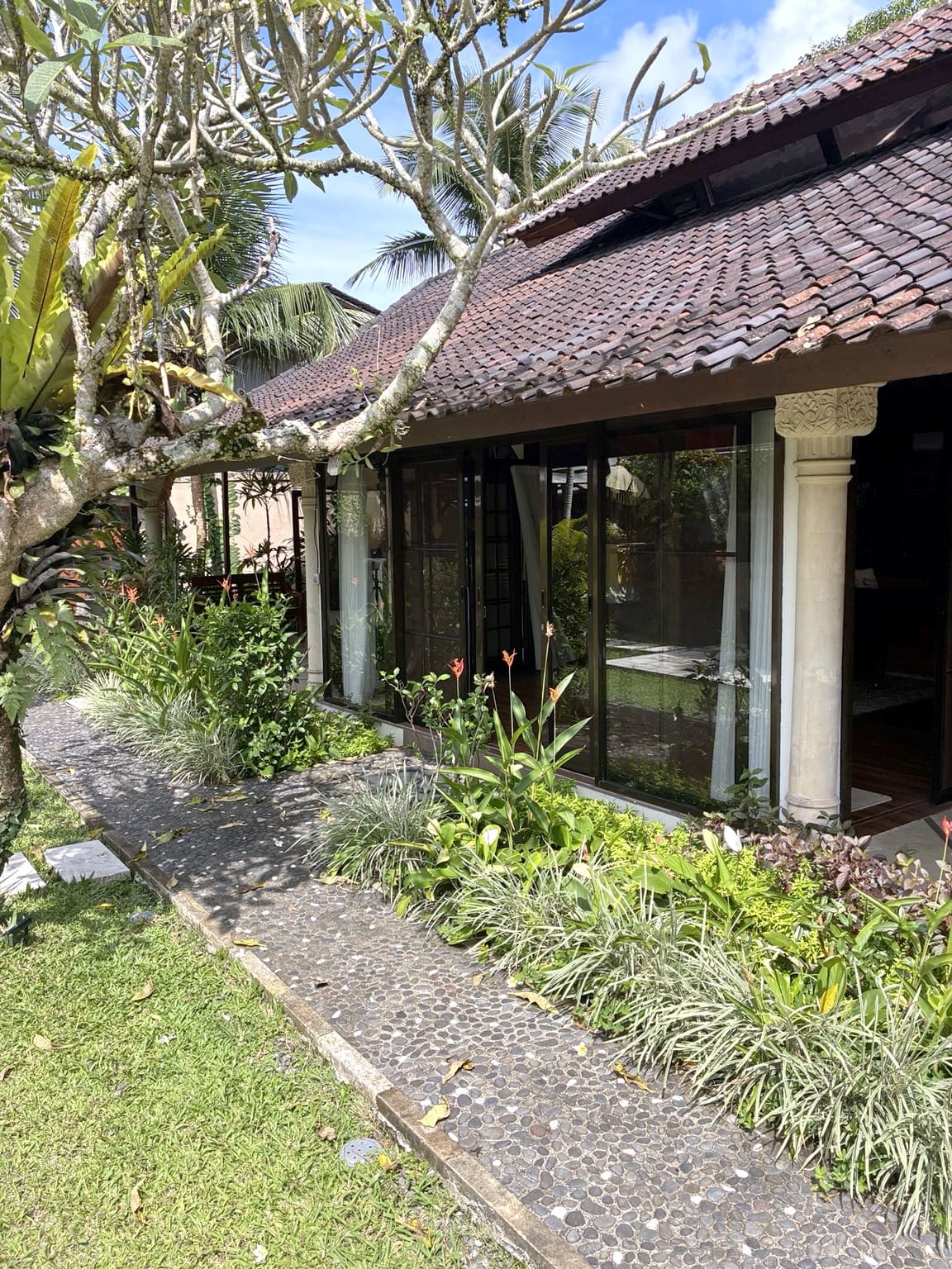  5 BEDROOM VILLA LEASEHOLD IN UBUD
